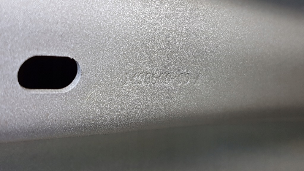 фото №10, Дверь задняя правое tesla y 18- молдинг