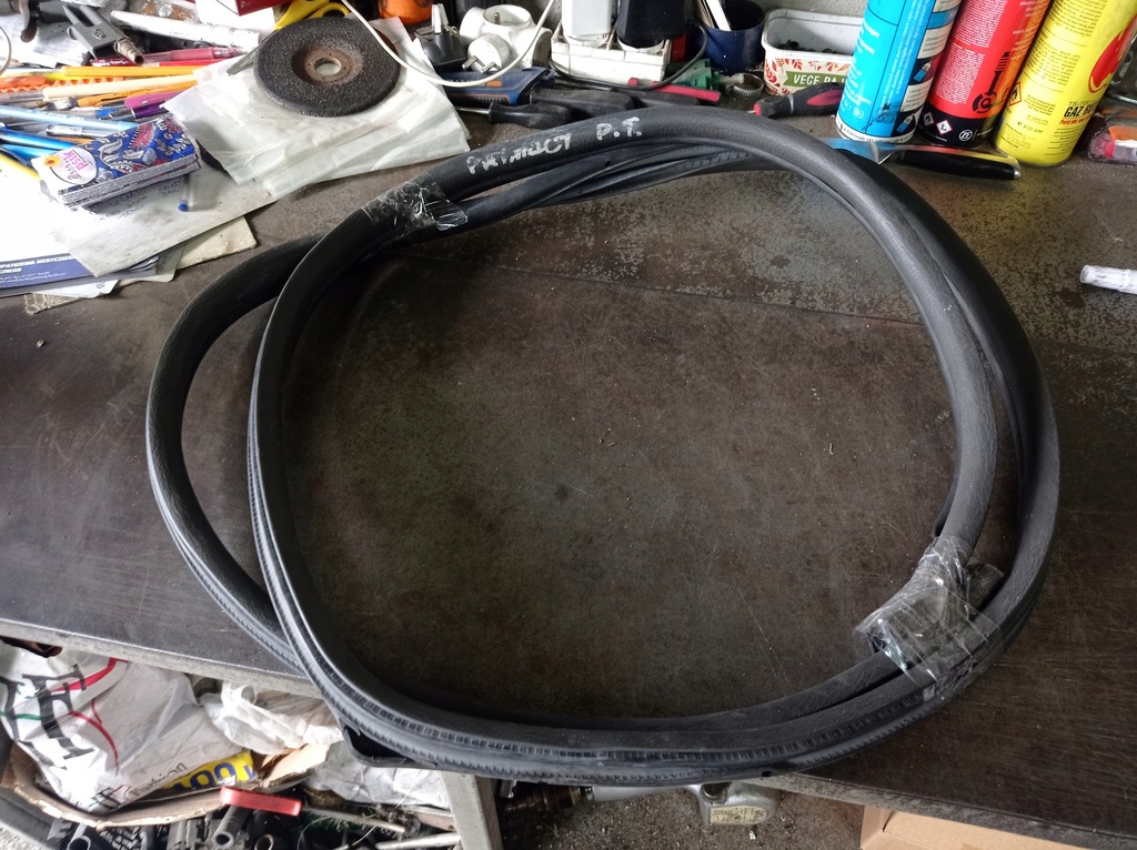 фото №1, Mazda premacy - прокладка двері правий задня