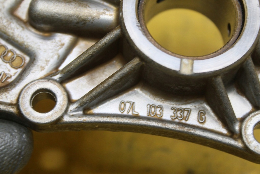 фото №7, Кронштейн вала s6 c6 5.2fsi 07l103337g