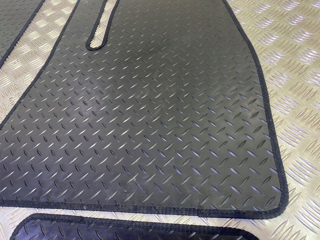 Tesla model 3 2023 набор коврики автомобильных Недорого