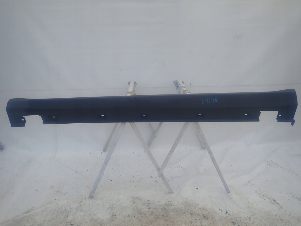 фото №1, Mercedes-benz оригинальный номер a1646900740 молдинг порог порог