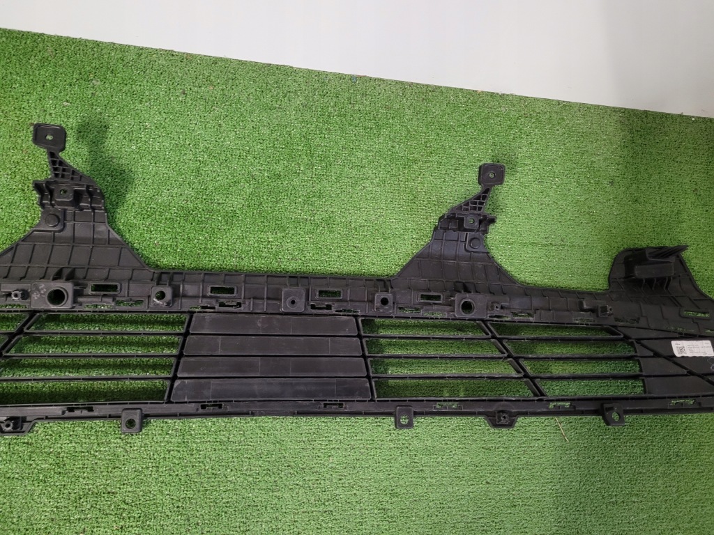 Hyundai tucson решётка бампера средняя на радар заглушка 86531-n7020 с Разборки