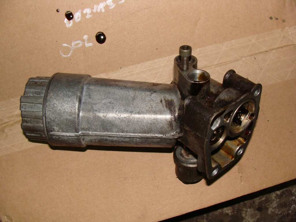 фото №4, Корпус фильтра масла mercedes w124 300e-24v 3,0-24