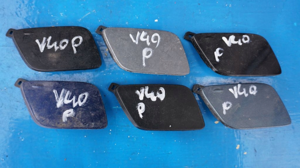 фото №1, Volvo v40 - заглушка бампера wkrętki фаркоп перед