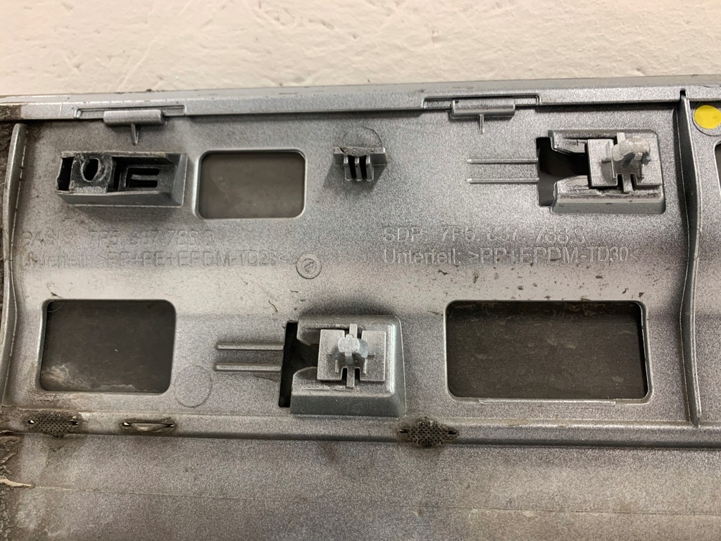 фото №6, Porsche cayenne 7p5 молдинг двері права перед 2010-