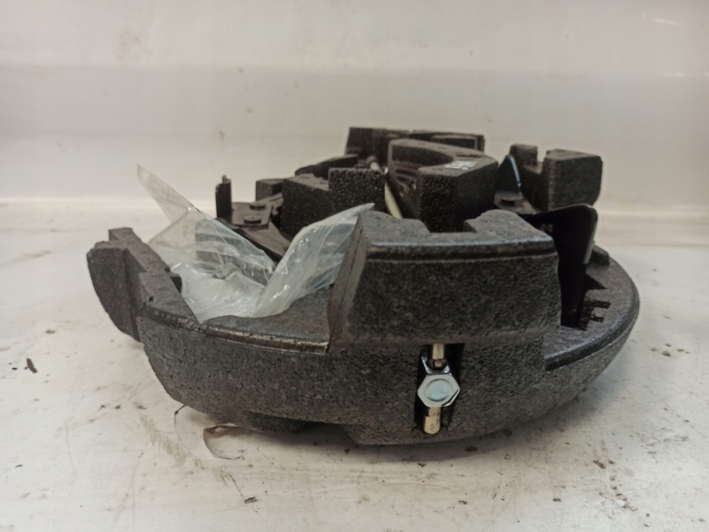 фото №5, Volvo v40 ii пінополістирол вкладиш багажника домкрат 31381882