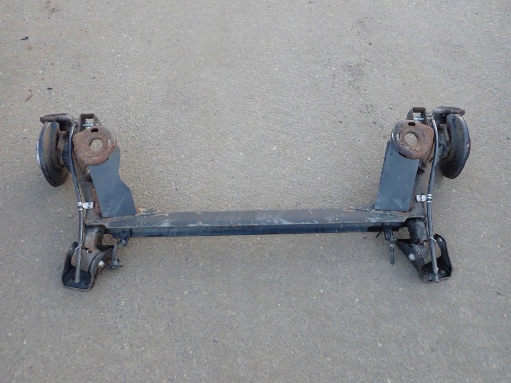 Балка oś подвеска задний  комплектная диск 2xzacisk skoda rapid 2017r 1.2i Киев