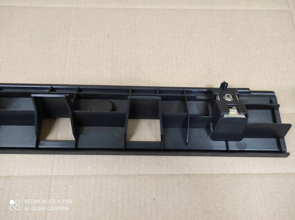 фото №8, Peugeot 508 молдинг кронштейн багажника kombi