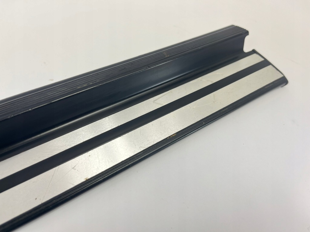 Молдинг порог накладка порог mercedes w124 sedan универсал задний  правый левый Доставка