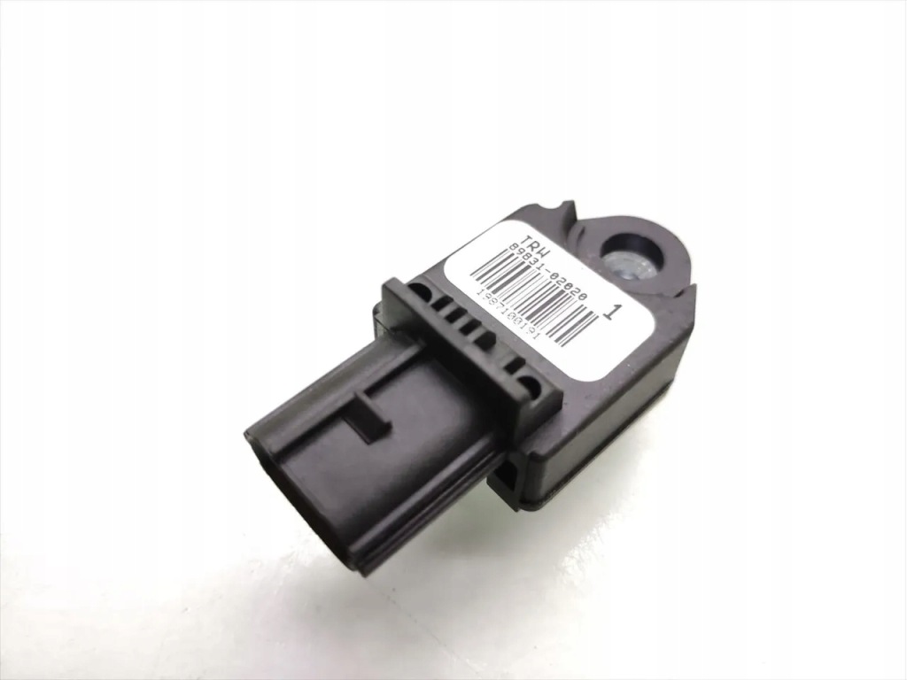 фото №1, Toyota avensis 2008 хетчбек 4/5dr 89831-02020