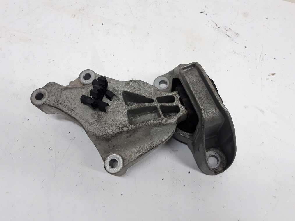 фото №1, Renault clio v 1.0 tce 2019-25 кронштейн подушка двигателя