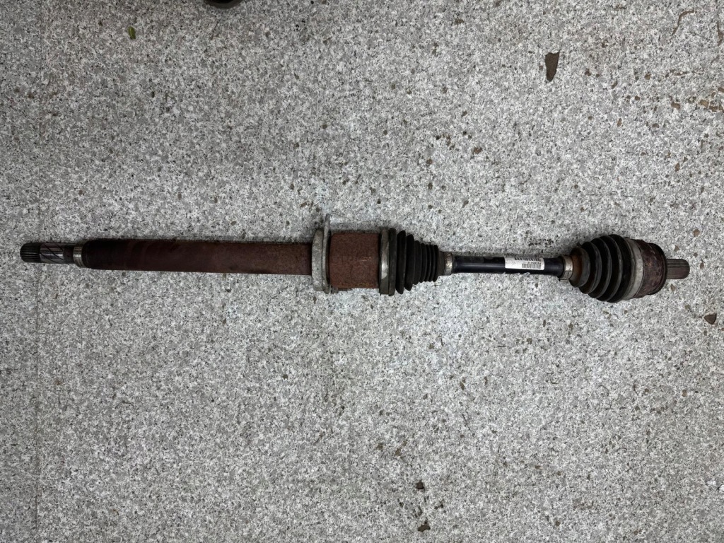 Купить Приводной вал правый  перед volvo s60 2 2013-2018 31325117