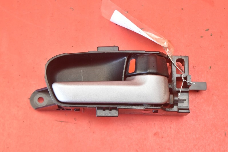 фото №1, Ручка внутрішня права перед suzuki grand vitara 2 ii 05-08