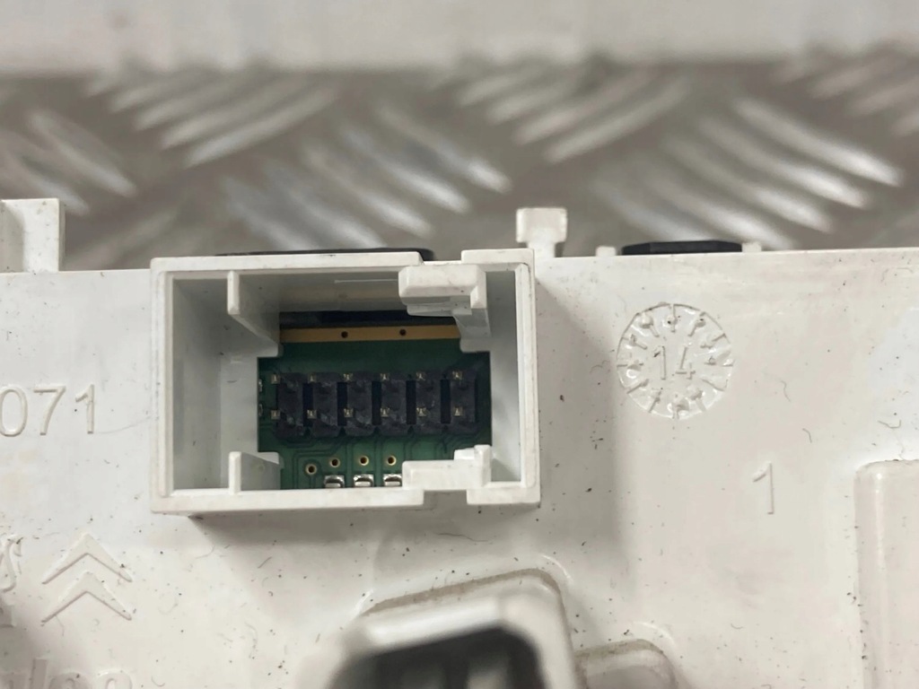 фото №6, Peugeot 208 2015 панель кондиціонера