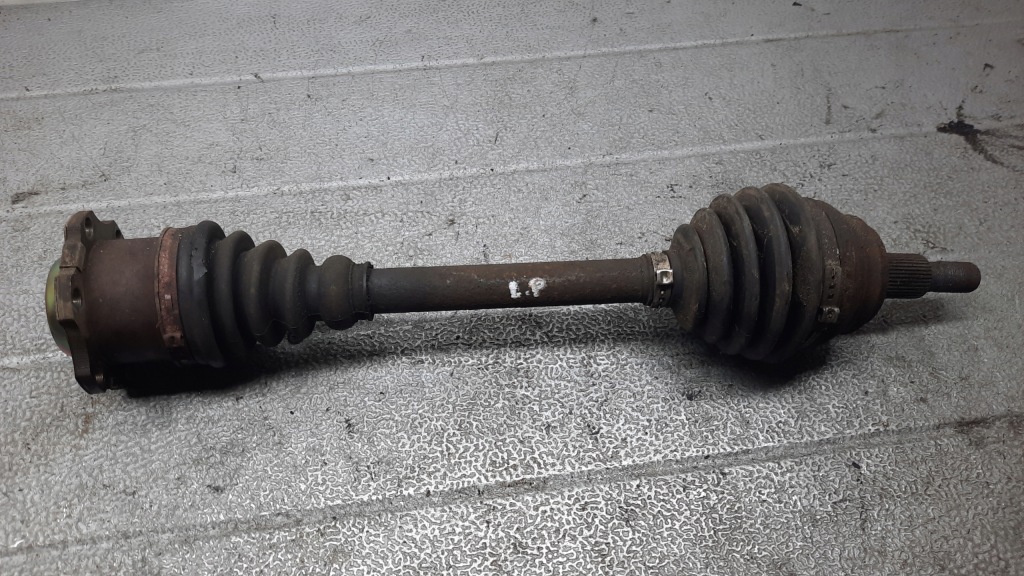 Купити Привідний вал ліва skoda octavia 1 99r 1.8b hb