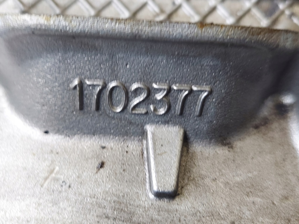 Головка bmw 840i 4.4 v8 1702381,1702377 с Разборки