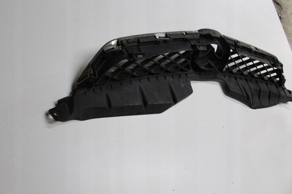 фото №2, Mazda 5 06 2.0 решётка радиатора решётка радиатора значок