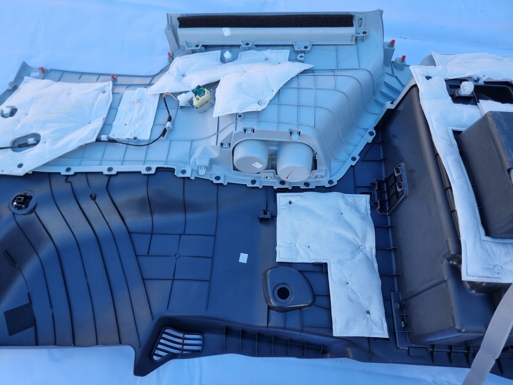 фото №10, Toyota sienna 2.5 hybrid xse limited обшивка багажника левый задняя 2021-