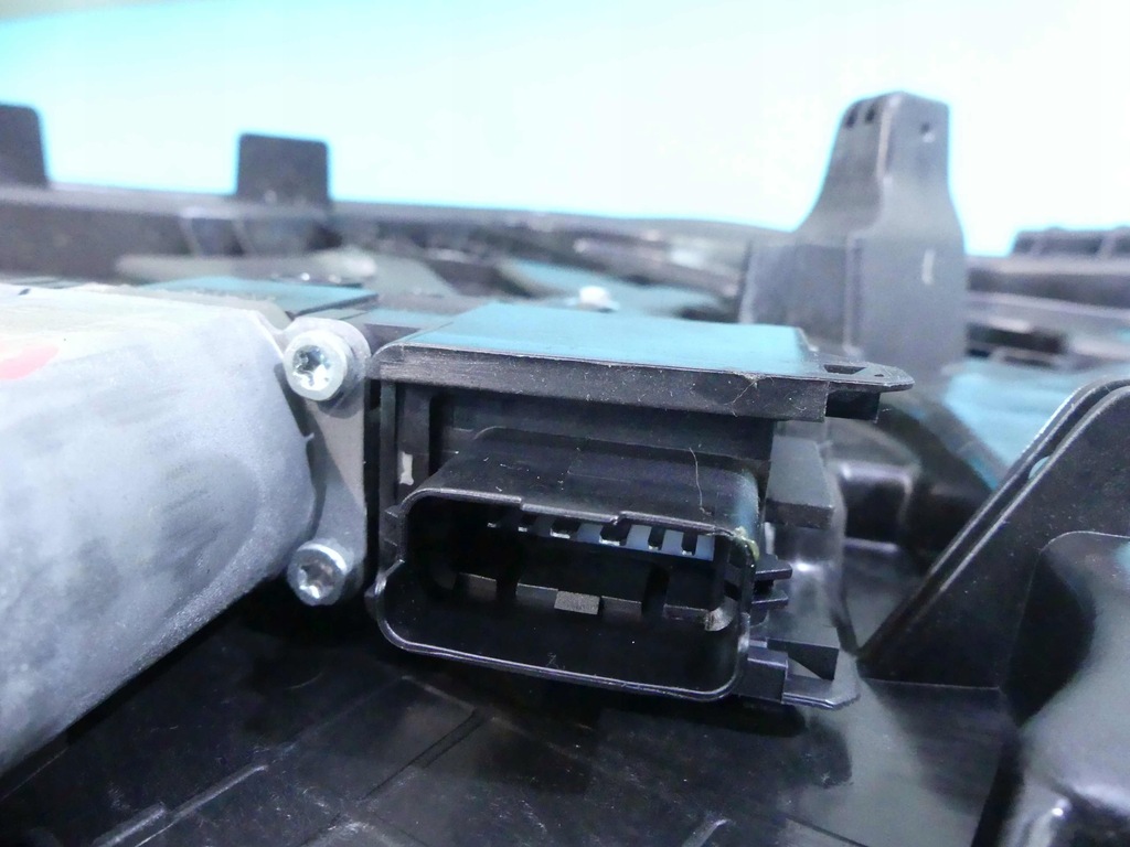 фото №3, Підйомник перед лівий 6pin hyundai i40 11-