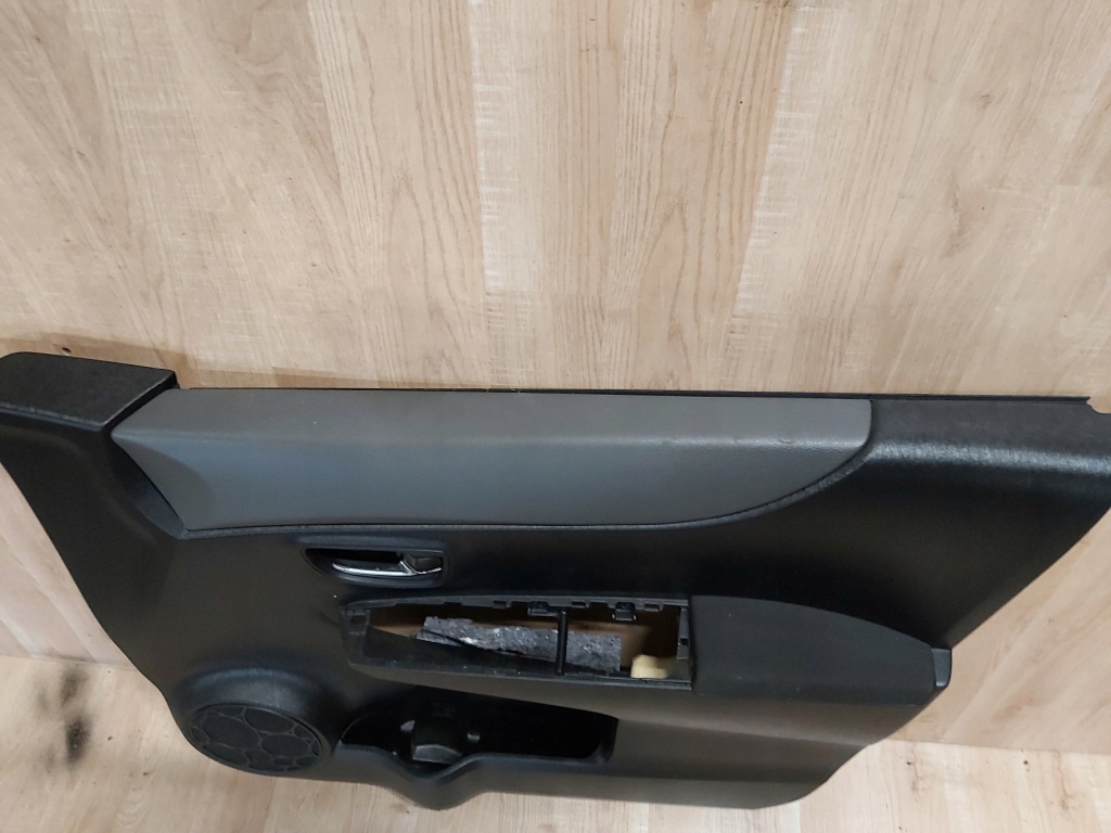 фото №5, Toyota yaris iii обивка дверь правый перед 5d