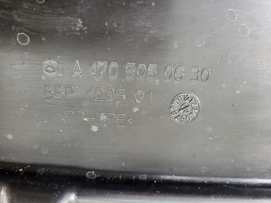 Mercedes slk r170 рестайлінг  2.0 2.3 k інтеркулер радіатор повітря Доставка