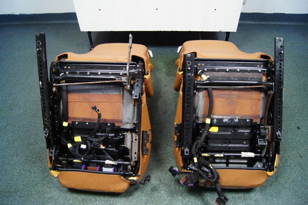 фото №12, Сиденья кожа ferrari california f149 4.3 b 12r