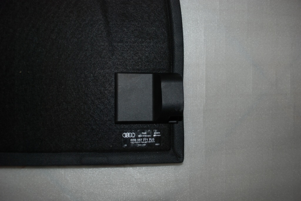 Audi a5 8w8 sportback полиця задня багажника оригінал 2016- dwie частини Оригінал