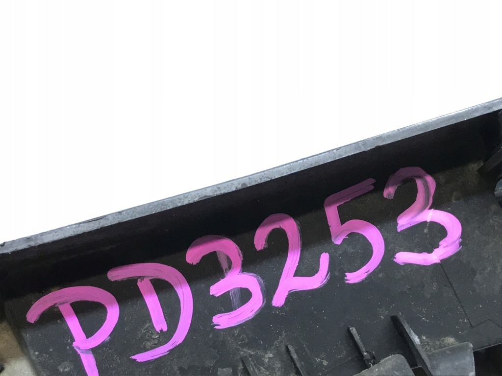 Решітка бампера перед tesla model 3 1085927-00-c в Україні