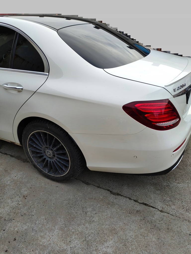 фото №8, E-klasa w-213 sedan крыша панорама цвет 799