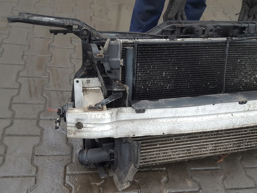 фото №4, Audi a4 b8 08r- 2.0 tdi pas передний радиатор