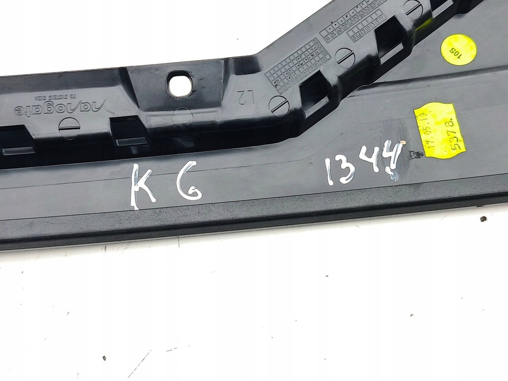 фото №8, Audi q3 f3 2021 задняя сторона левая молдинг / прокладка стекло дверь задних