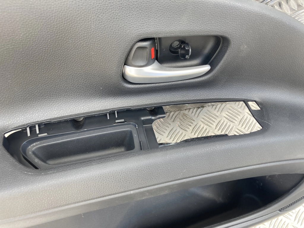 фото №2, Обшивка дверь перед aygo x 22-