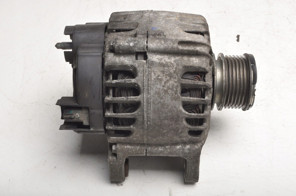 фото №1, Dacia duster 1.5 dci генератор 2617345a