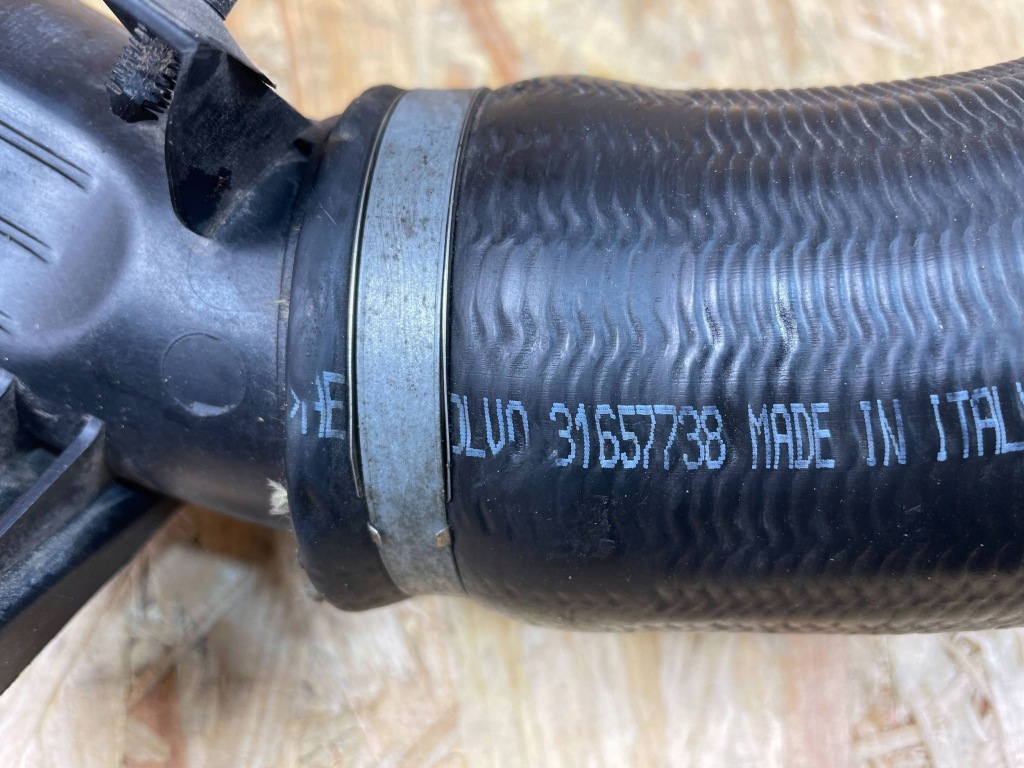 Пабтрубок  труба шланг воздуха volvo xc90 ii xc60 ii v60 ii 31686412 31657738 в Украине