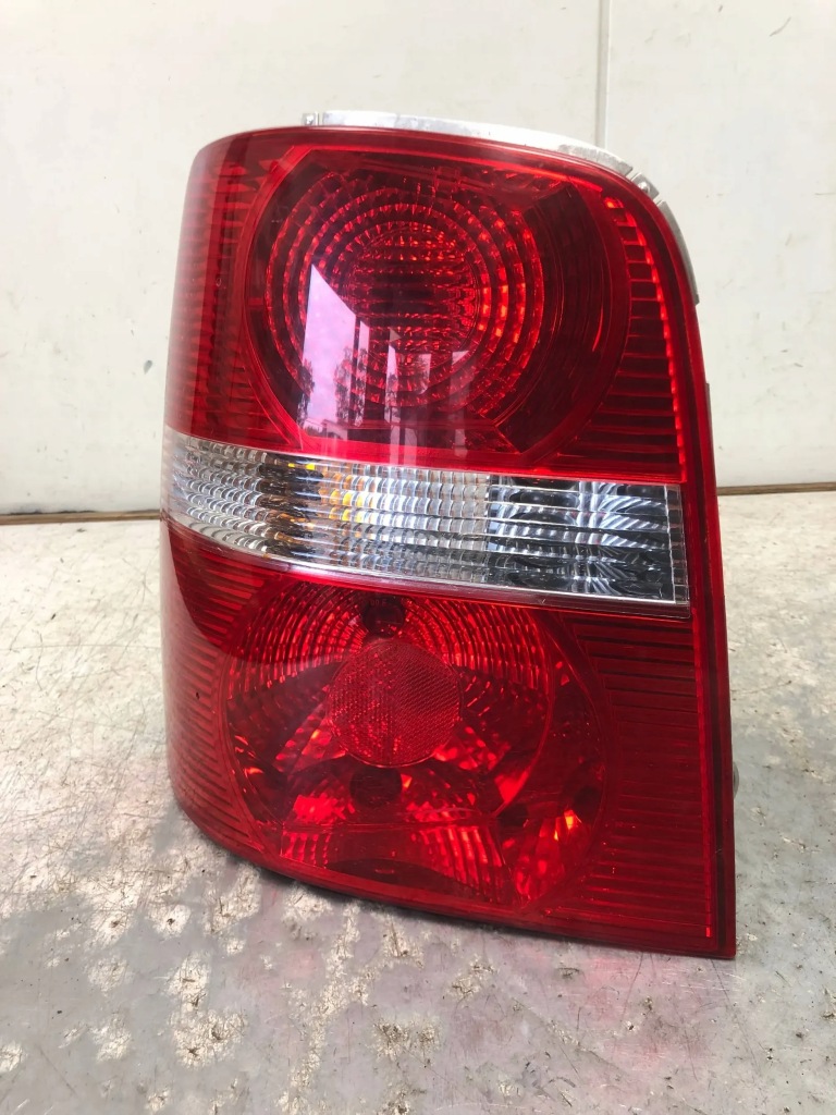 Купити Лампа лівий задній vw touran 1t0945095f