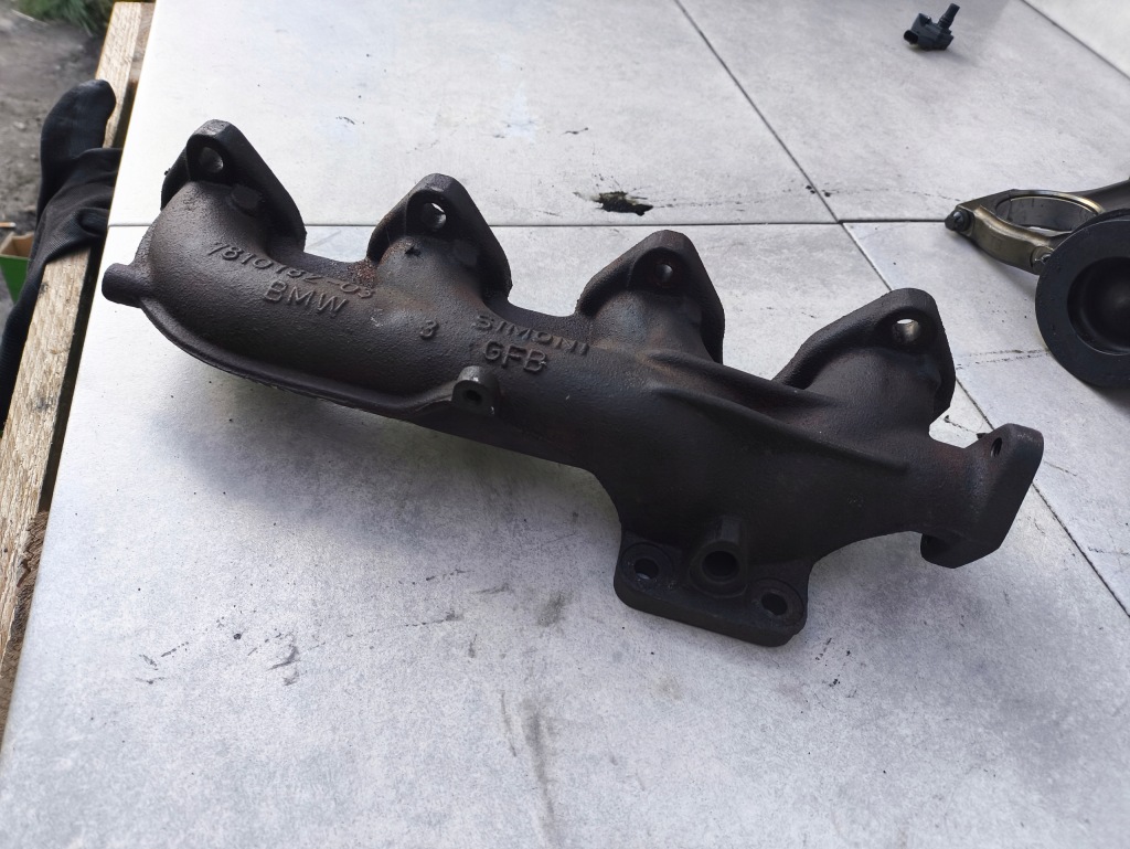 Bmw e90 колектор випускний турбонагнітача bmw e60 e90 781018203 ? в Україні