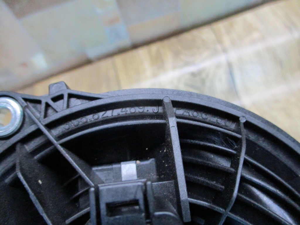 фото №9, Ручка крышки багажника задняя эмблема 3c5827469j vw golf vi passat b7 cc