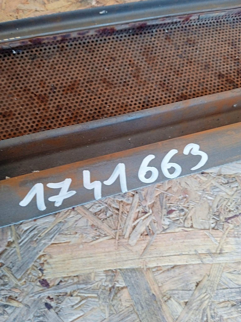 фото №2, Решётка радиатора нижняя plaster соты перед scania r p