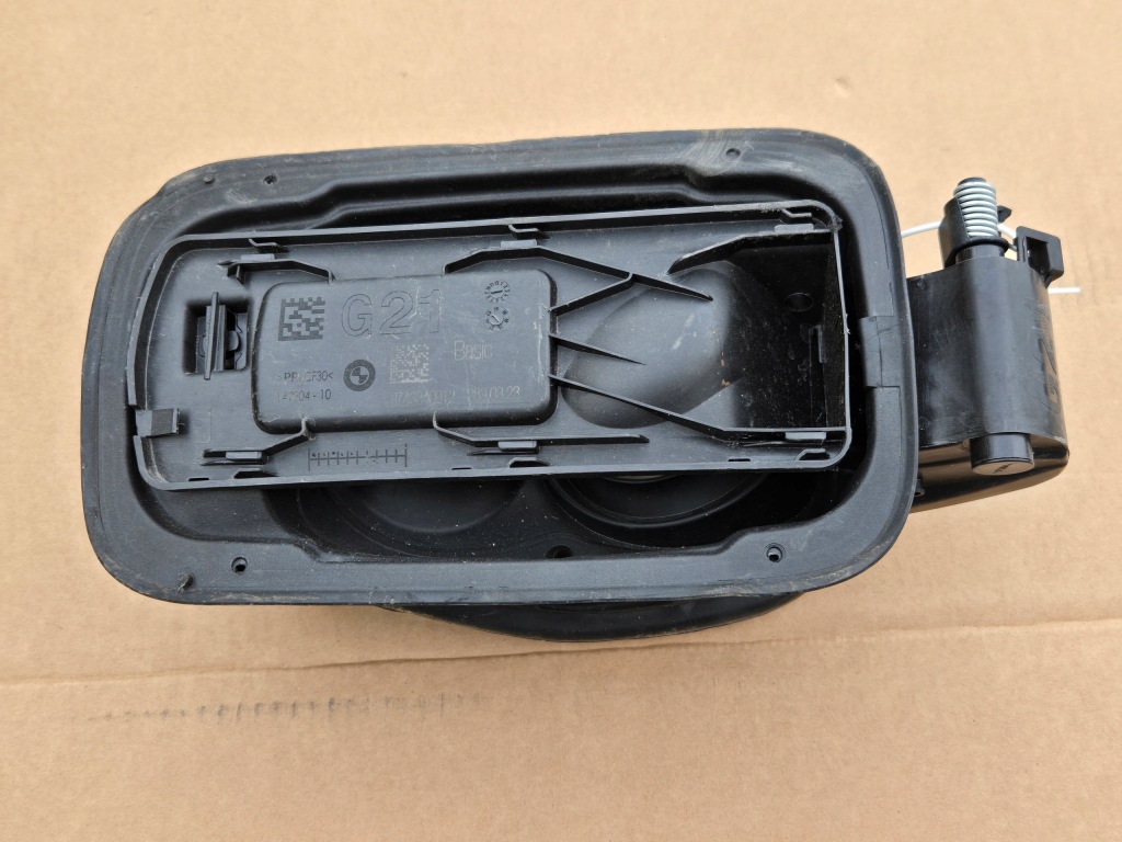 фото №1, Защита кронштейн заливная горловина топлива bmw 3 g21 7433409