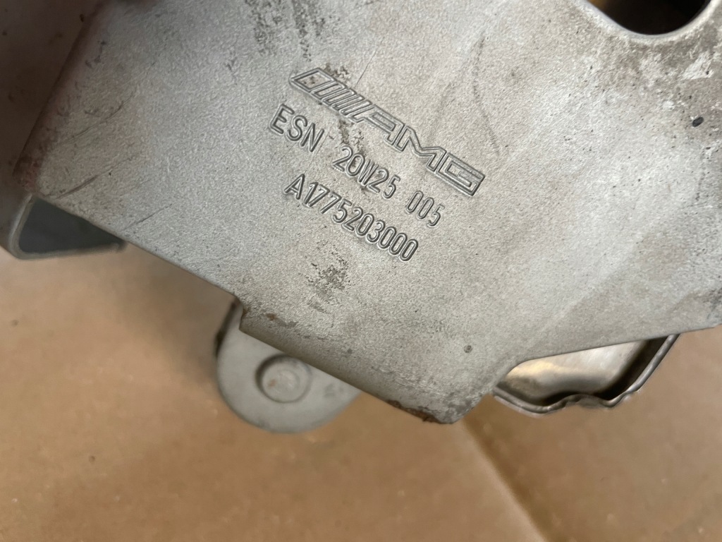 Mercedes a 177 a45 amg кронштейн радиатор Недорого