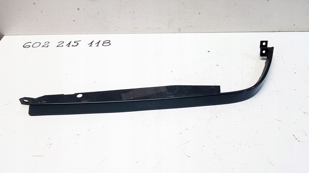 фото №1, Mercedes w202 молдинг pod фара 2028260177 a2028260177