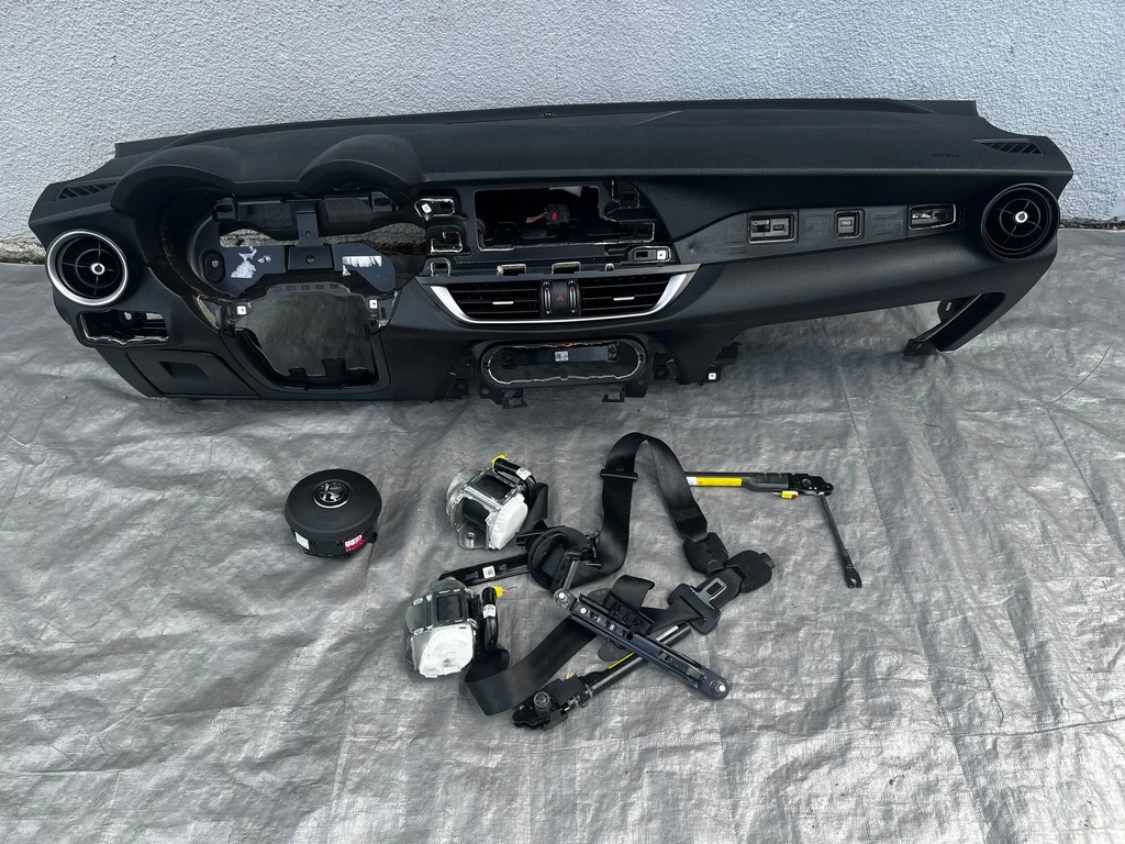 фото №8, Alfa romeo stelvio консоль подушки безопасности ремни подушка безопасности