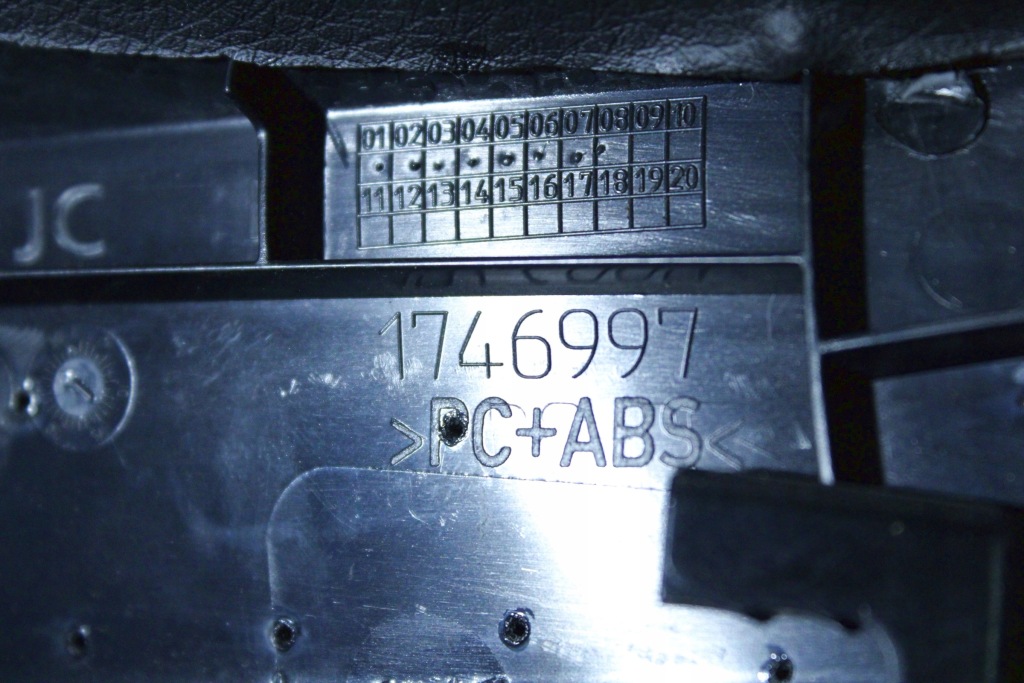 Bmw 5 gt f07 захист заглушка обшивка сидіння задній задній правий 1747003 1746997 Київ