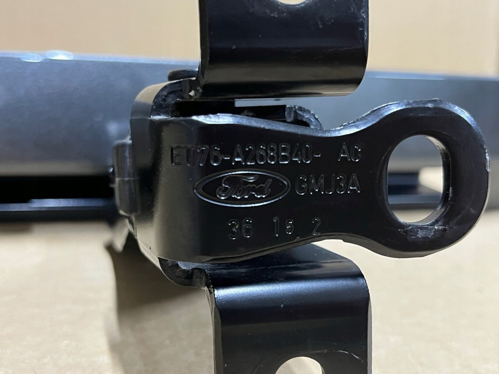 фото №4, Tourneo courier 14 ролики двері bok лівий напрямна задня