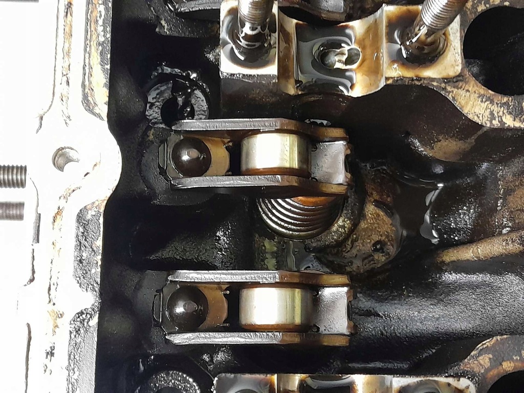 фото №13, Головка цилиндров вал audi a3 1.6 06b103373t