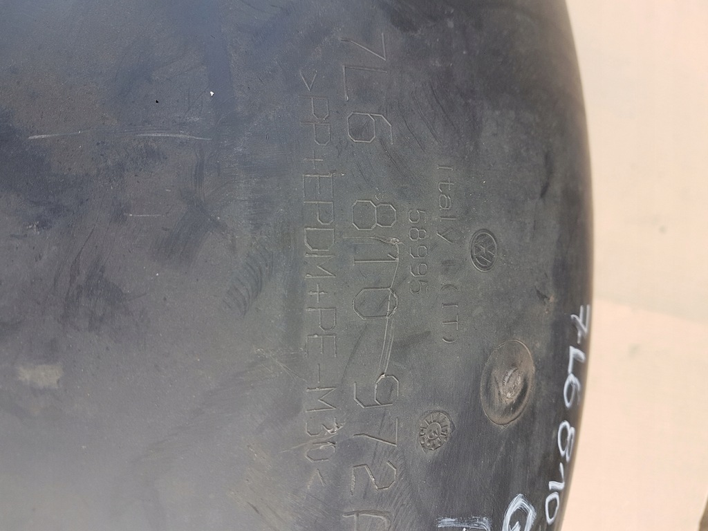 фото №5, Підкрилок правий задня audi q7 4l 7l6810972a пластиковий