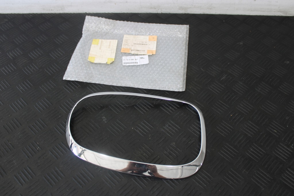 фото №1, Рамка лампы левый задняя хром mini countryman r60 2296301