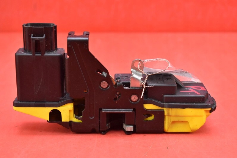 фото №1, Замок двері правий задня задній 8650555 volvo xc90 1 i 02-06