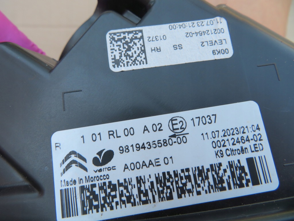 фото №10, Citroen berlingo iv лампа правая led 9819435580-00