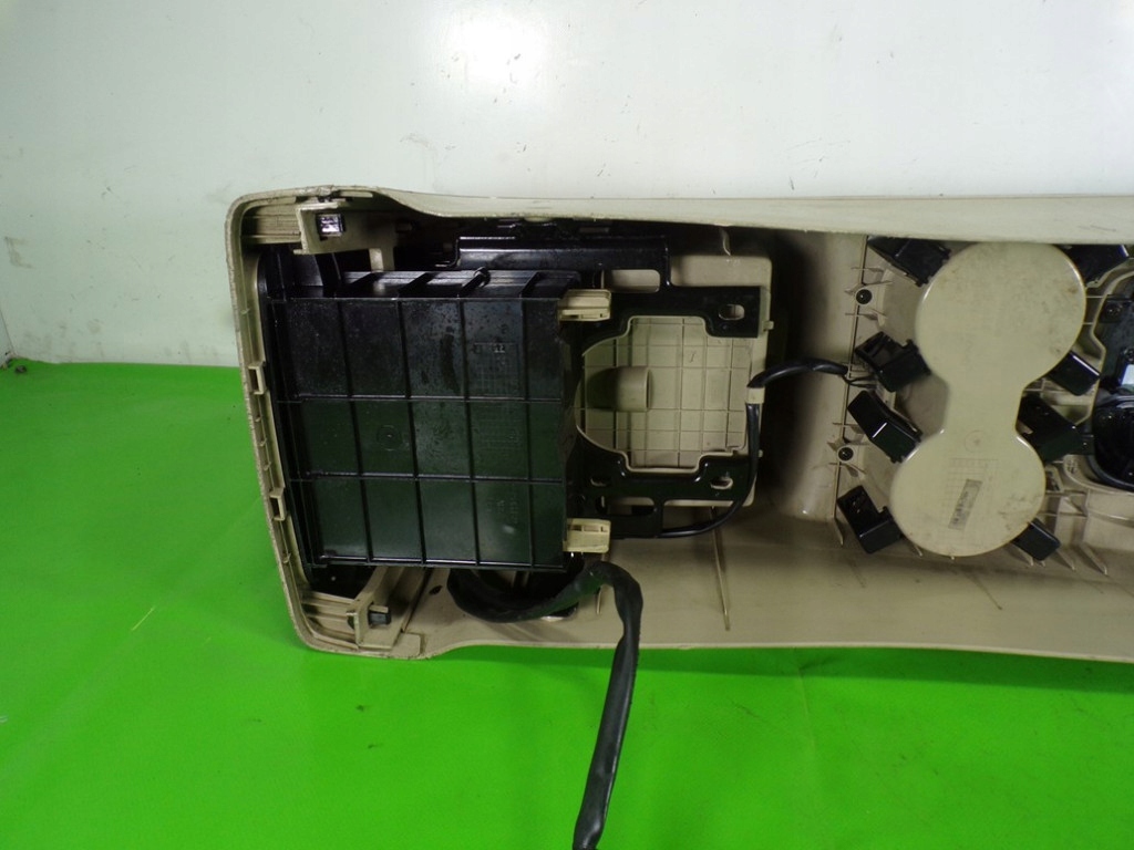 фото №12, Hyundai santa fe ii туннель средний подлокотник